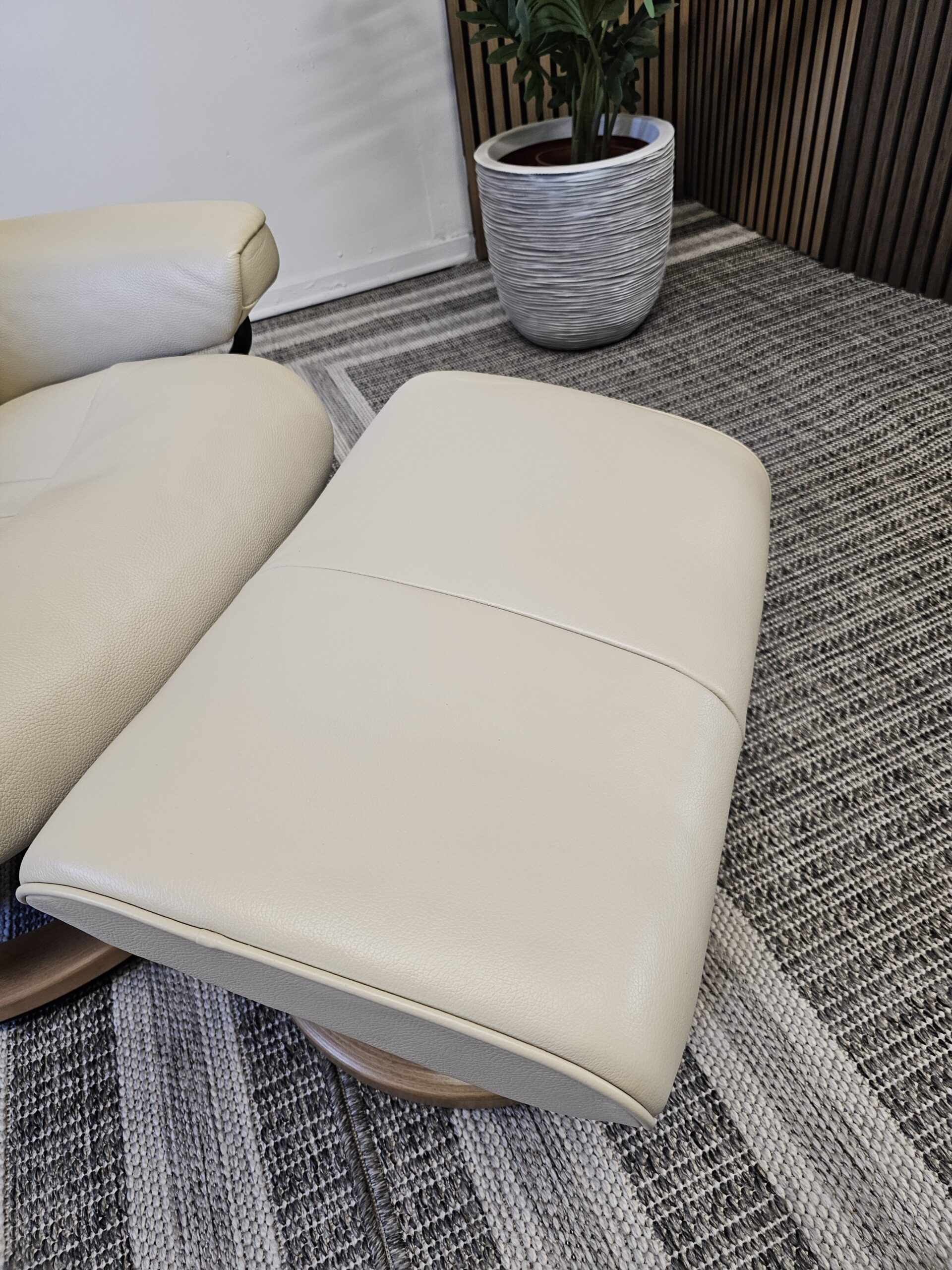 Stressless® Crown lenestol med krakk - Bilde 18