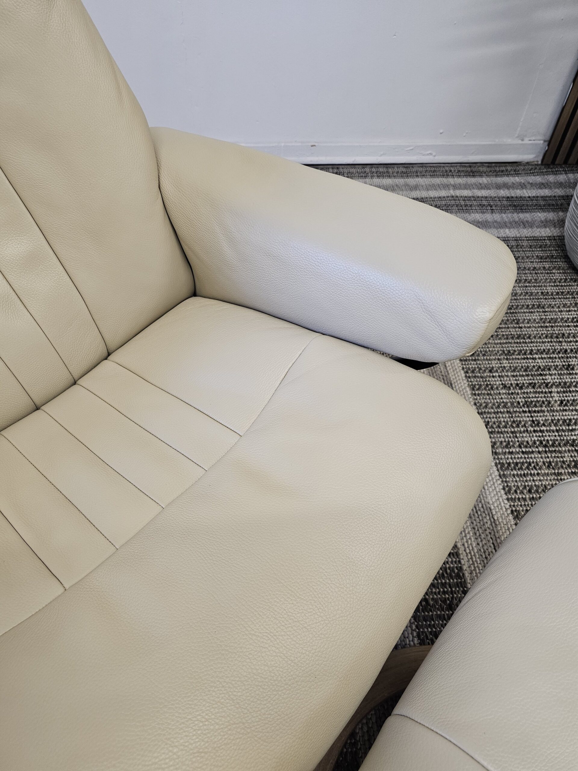 Stressless® Crown lenestol med krakk - Bilde 10