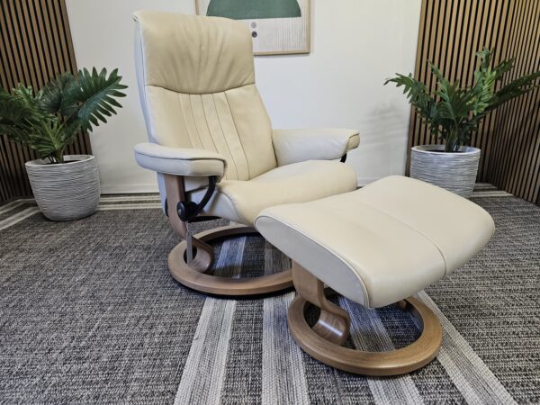 Stressless® Crown lenestol med krakk
