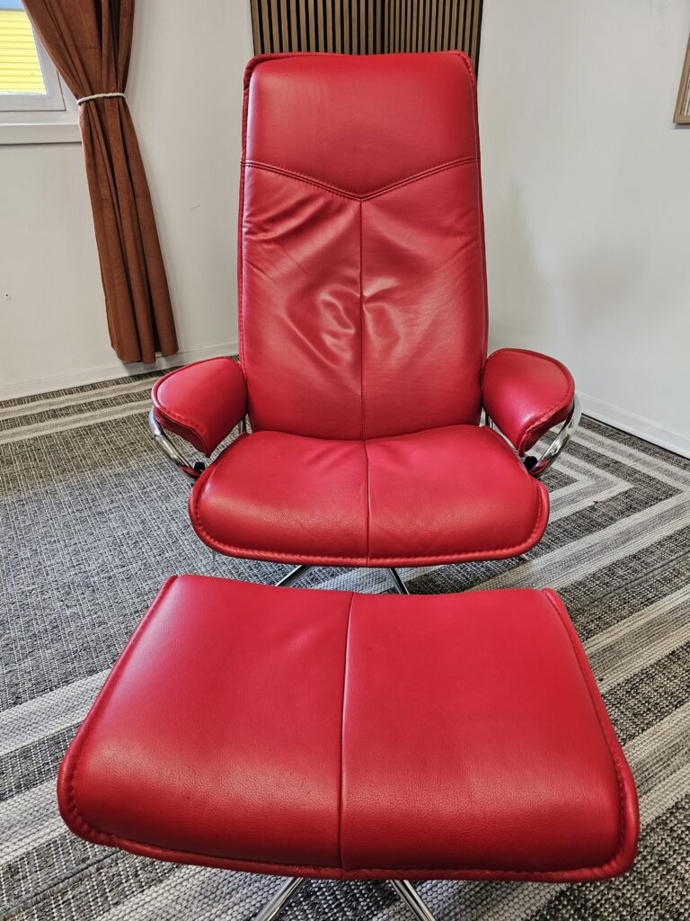 Stressless® City lenestol med krakk
