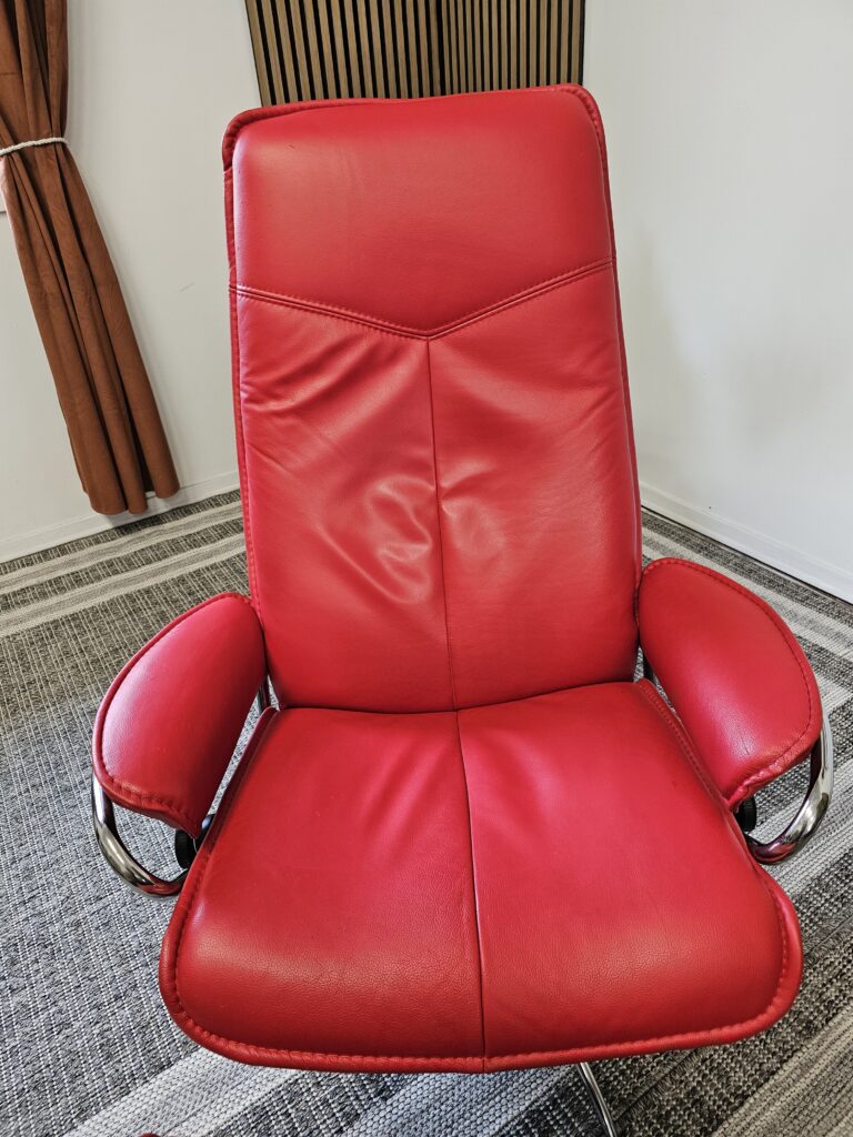 Stressless® City lenestol med krakk