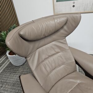 Brunstad Feel lenestol med krakk - Bilde 8