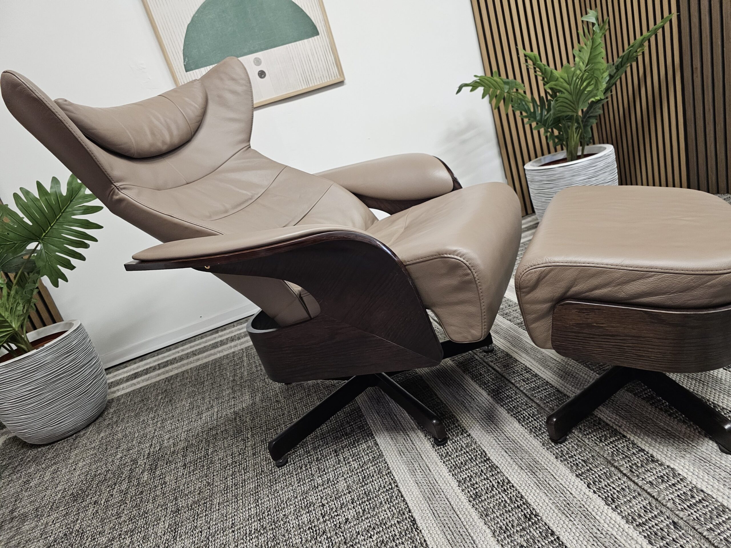 Brunstad Feel lenestol med krakk - Bilde 4