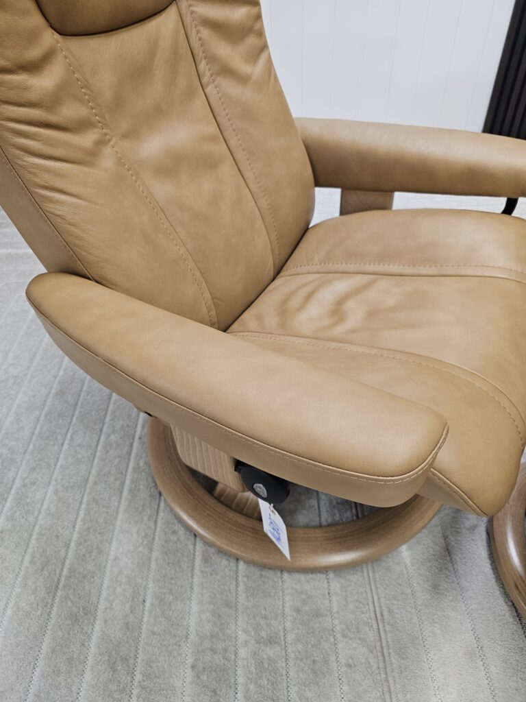 Stressless® Wing Medium lenestol med krakk