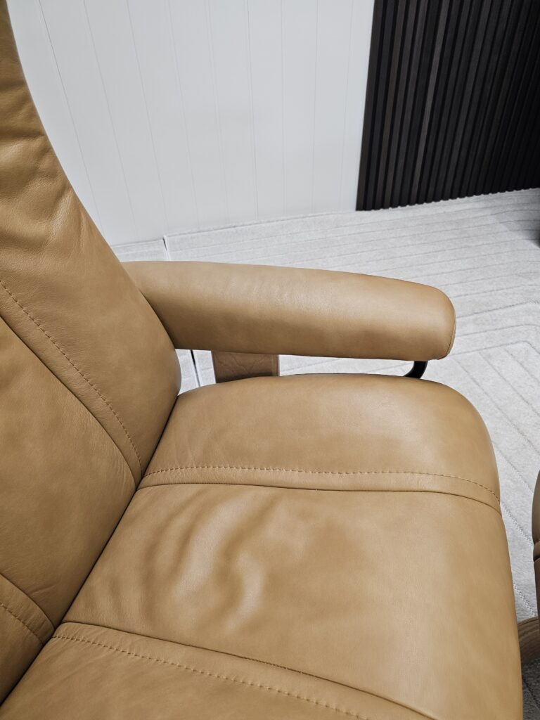 Stressless® Wing Medium lenestol med krakk