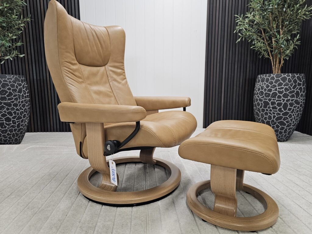 Stressless® Wing Medium lenestol med krakk