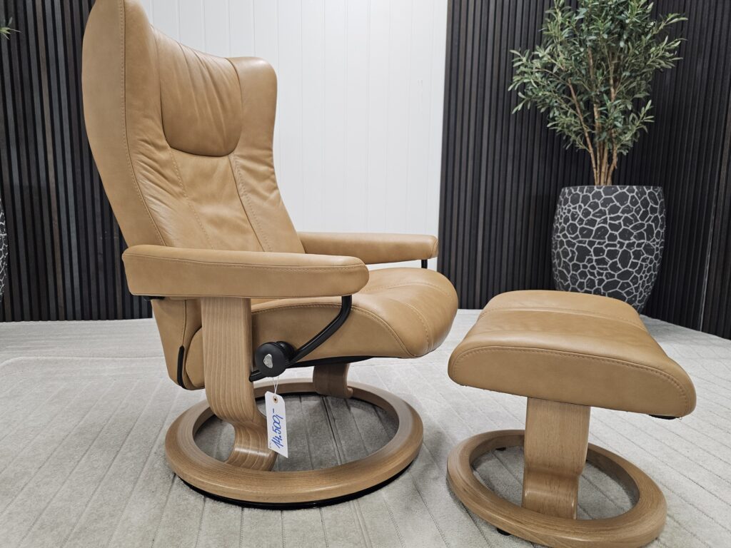 Stressless® Wing Medium lenestol med krakk