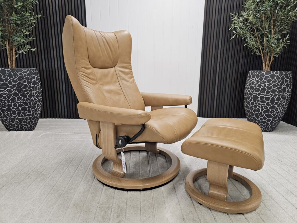 Stressless® Wing Medium lenestol med krakk