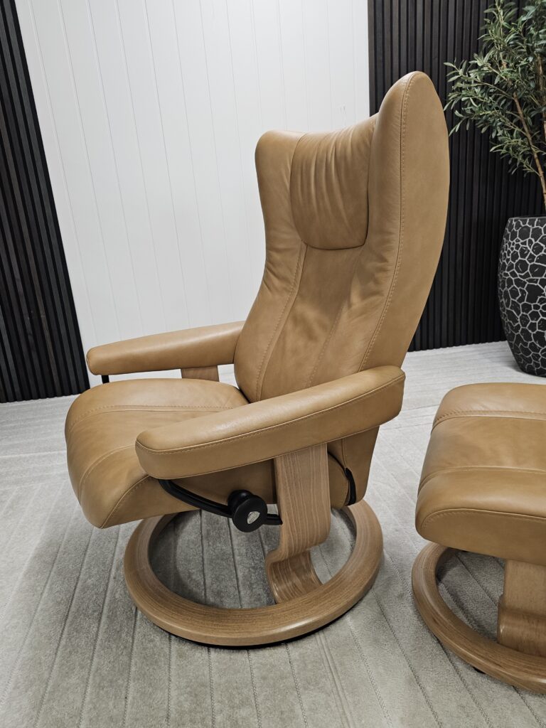 Stressless® Wing Medium lenestol med krakk