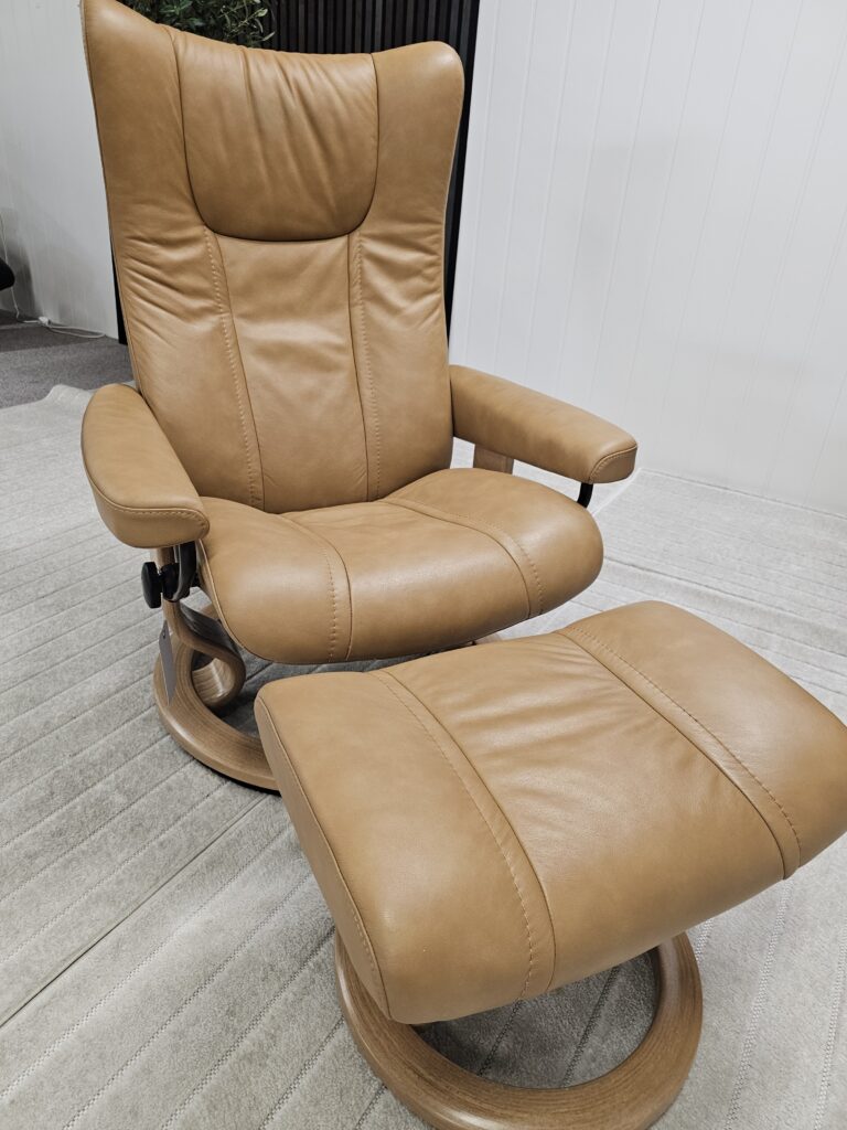 Stressless® Wing Medium lenestol med krakk