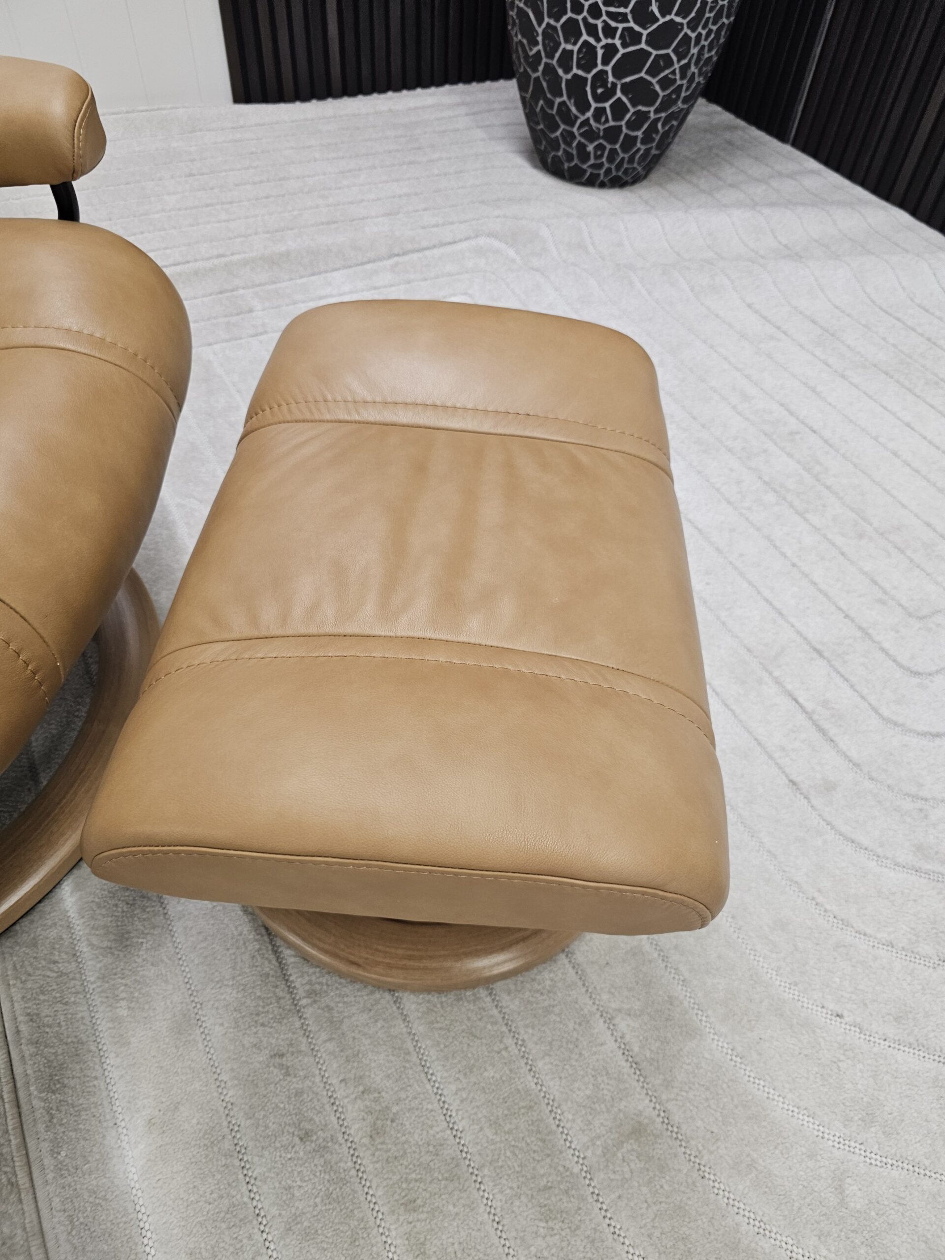 Stressless® Wing Medium lenestol med krakk - Bilde 13