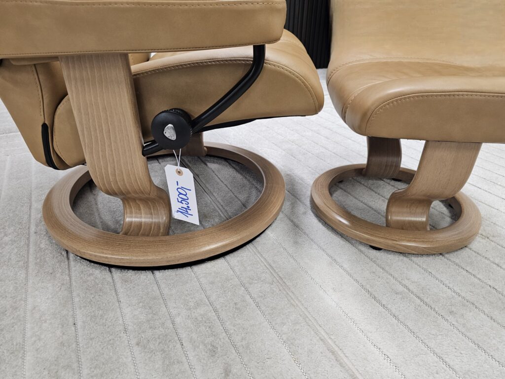 Stressless® Wing Medium lenestol med krakk