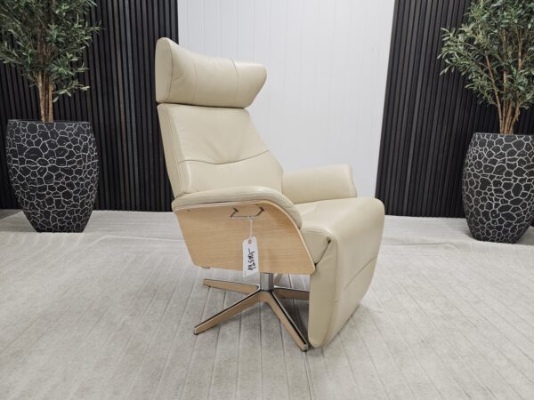 Conform Air lenestol med integrert fothviler