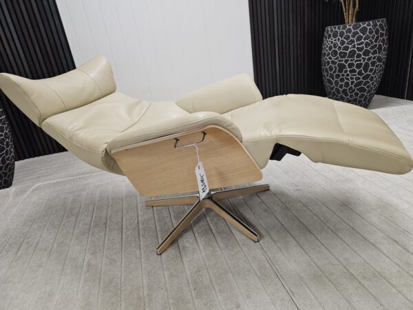 Conform Air lenestol med integrert fothviler