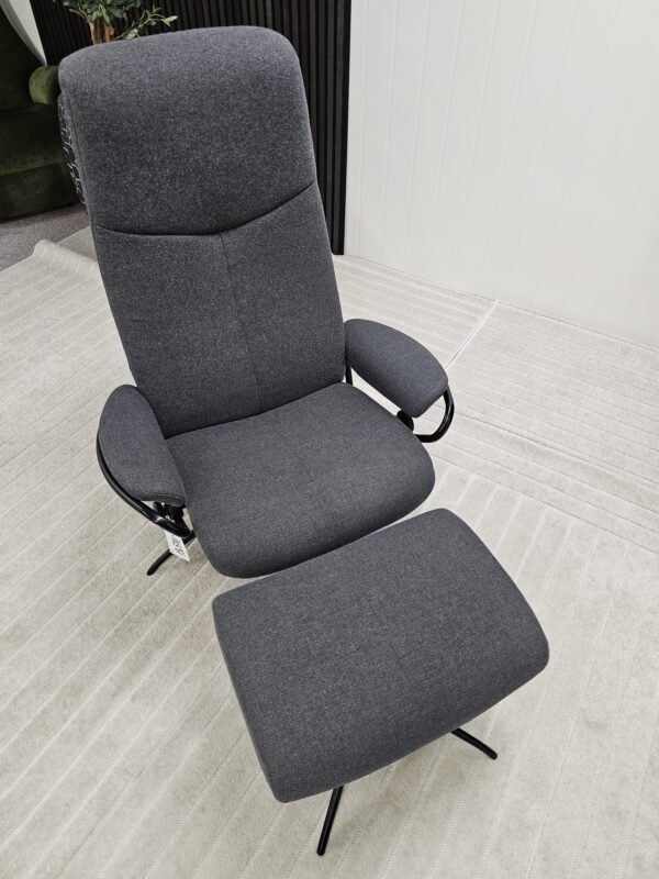 Stressless® City høyrygg lenestol med krakk