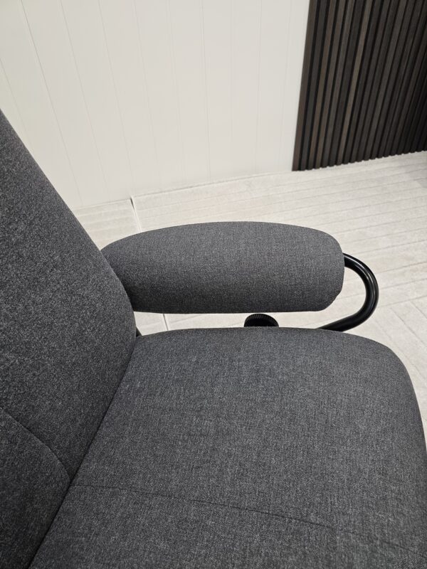 Stressless® City høyrygg lenestol med krakk