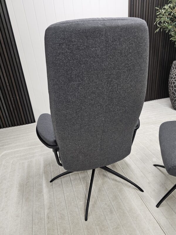 Stressless® City høyrygg lenestol med krakk