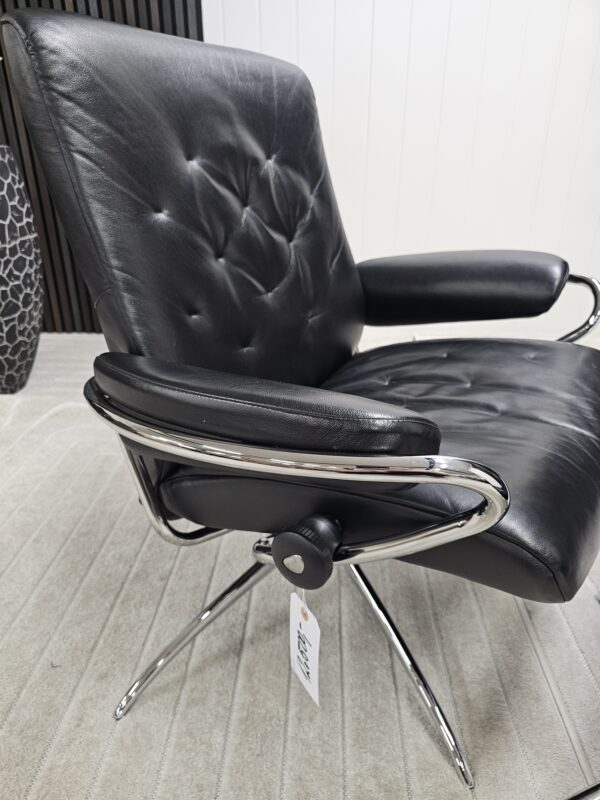 Stressless® Metro lav rygg lenestol med krakk