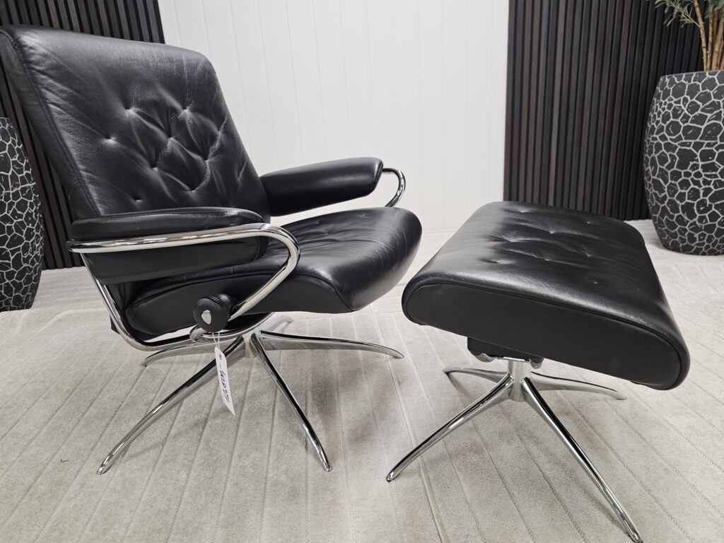 Stressless® Metro lav rygg lenestol med krakk