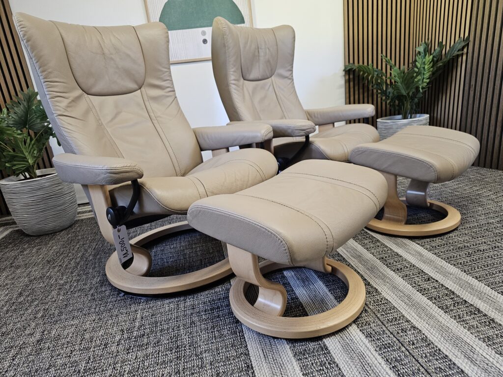 2 stk. Stressless Wing lenestoler med krakk fra Ekornes