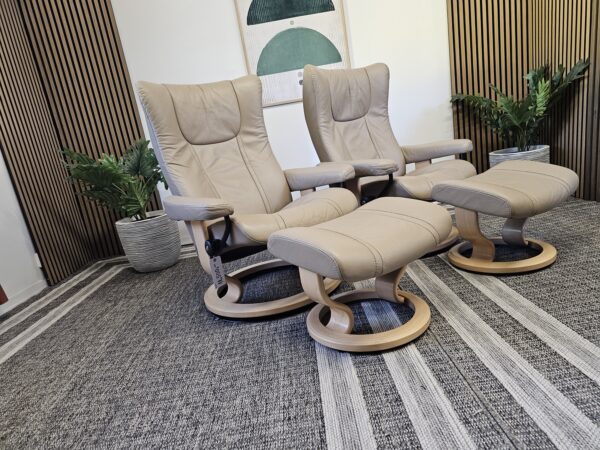 2 stk. Stressless Wing lenestoler med krakk fra Ekornes