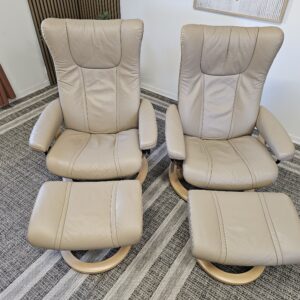 2 stk. Stressless Wing lenestoler med krakk fra Ekornes - Bilde 9