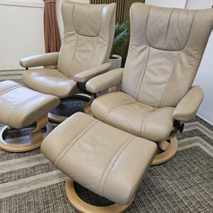 2 stk. Stressless Wing lenestoler med krakk fra Ekornes - Bilde 3