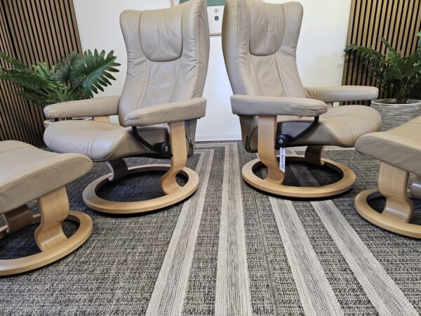 2 stk. Stressless Wing lenestoler med krakk fra Ekornes