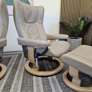 2 stk. Stressless Wing lenestoler med krakk fra Ekornes - Bilde 11