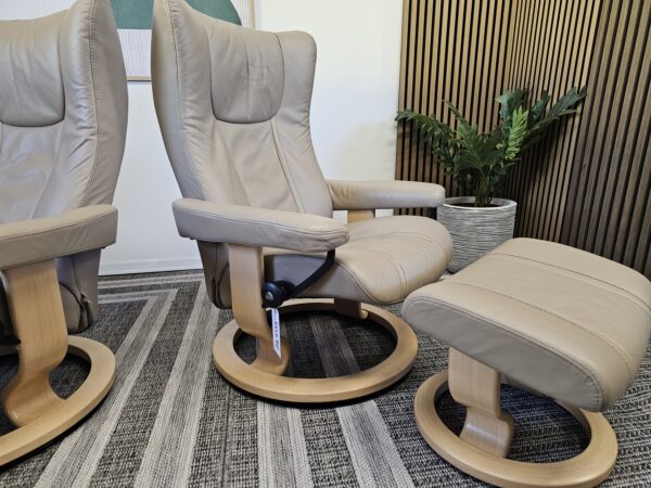 2 stk. Stressless Wing lenestoler med krakk fra Ekornes