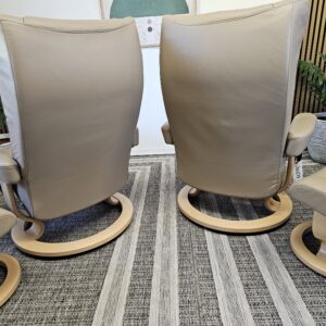 2 stk. Stressless Wing lenestoler med krakk fra Ekornes - Bilde 4