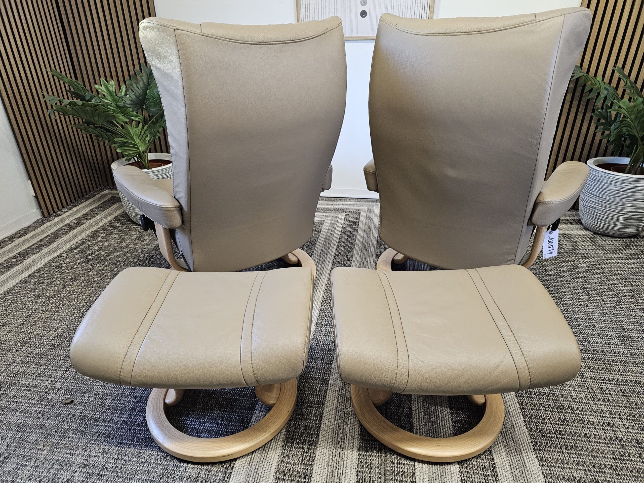 2 stk. Stressless Wing lenestoler med krakk fra Ekornes - Bilde 7