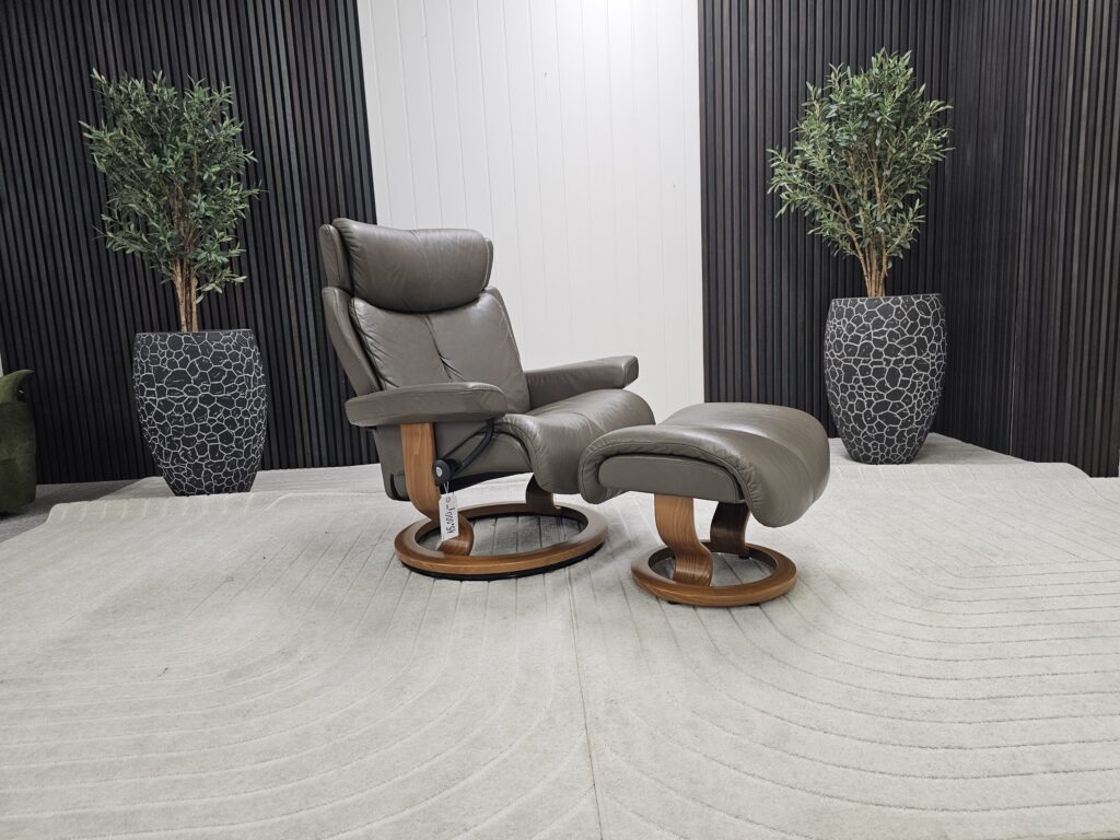 Stressless Magic lenestol med krakk