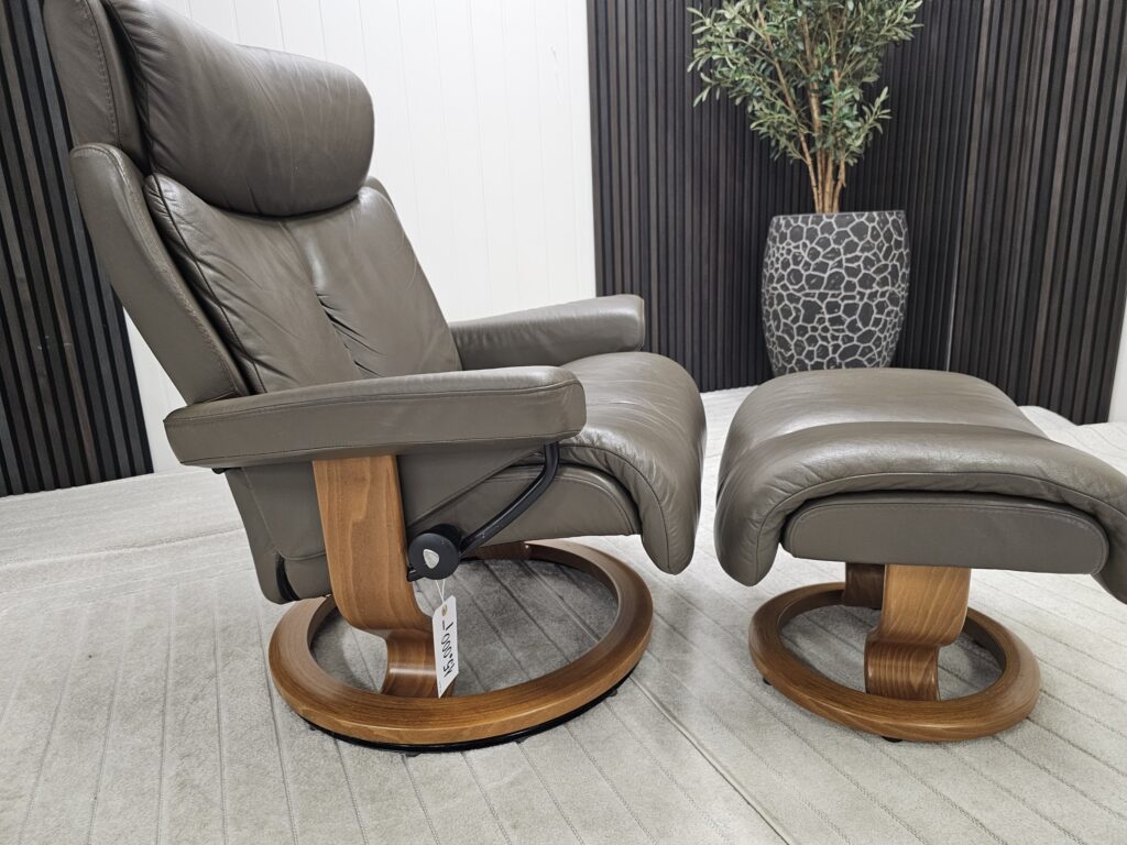 Stressless Magic lenestol med krakk