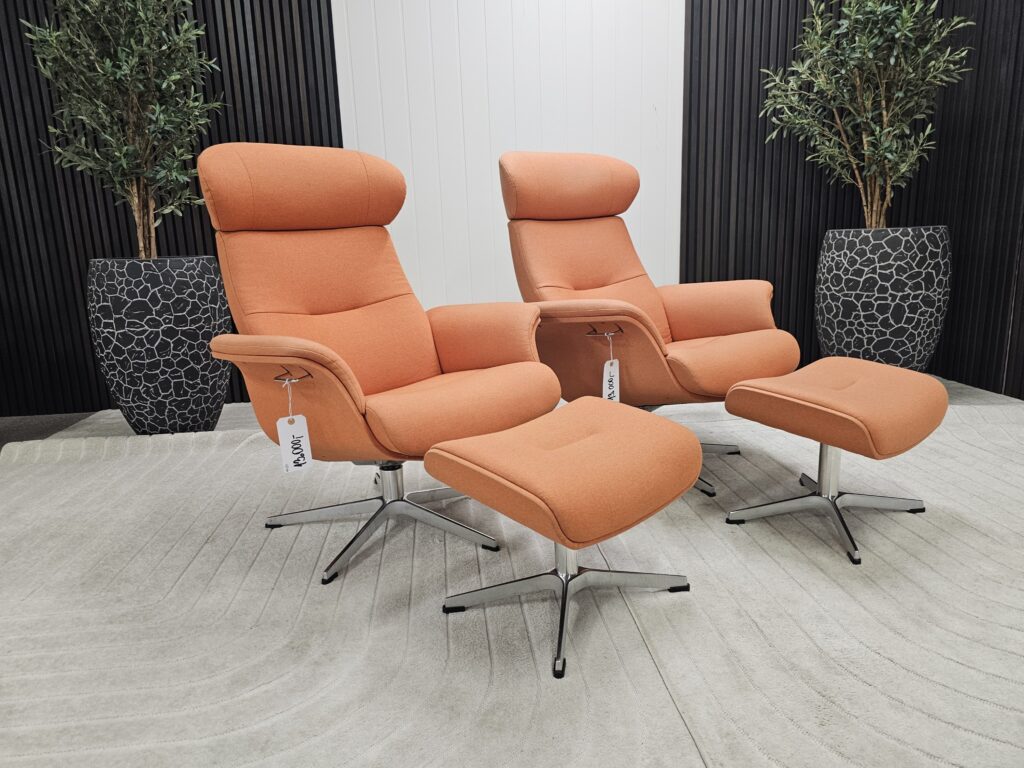 2 stk. Conform Timeout lenestoler med krakk