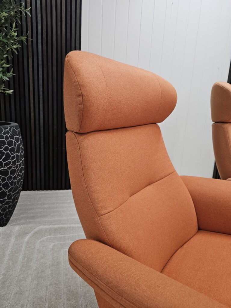 2 stk. Conform Timeout lenestoler med krakk