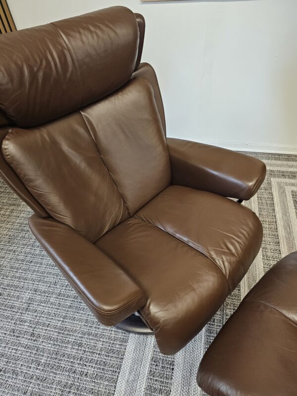 Stressless Magic Medium lenestol med krakk