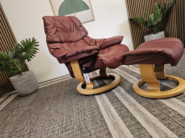Stressless Reno Medium lenestol med krakk