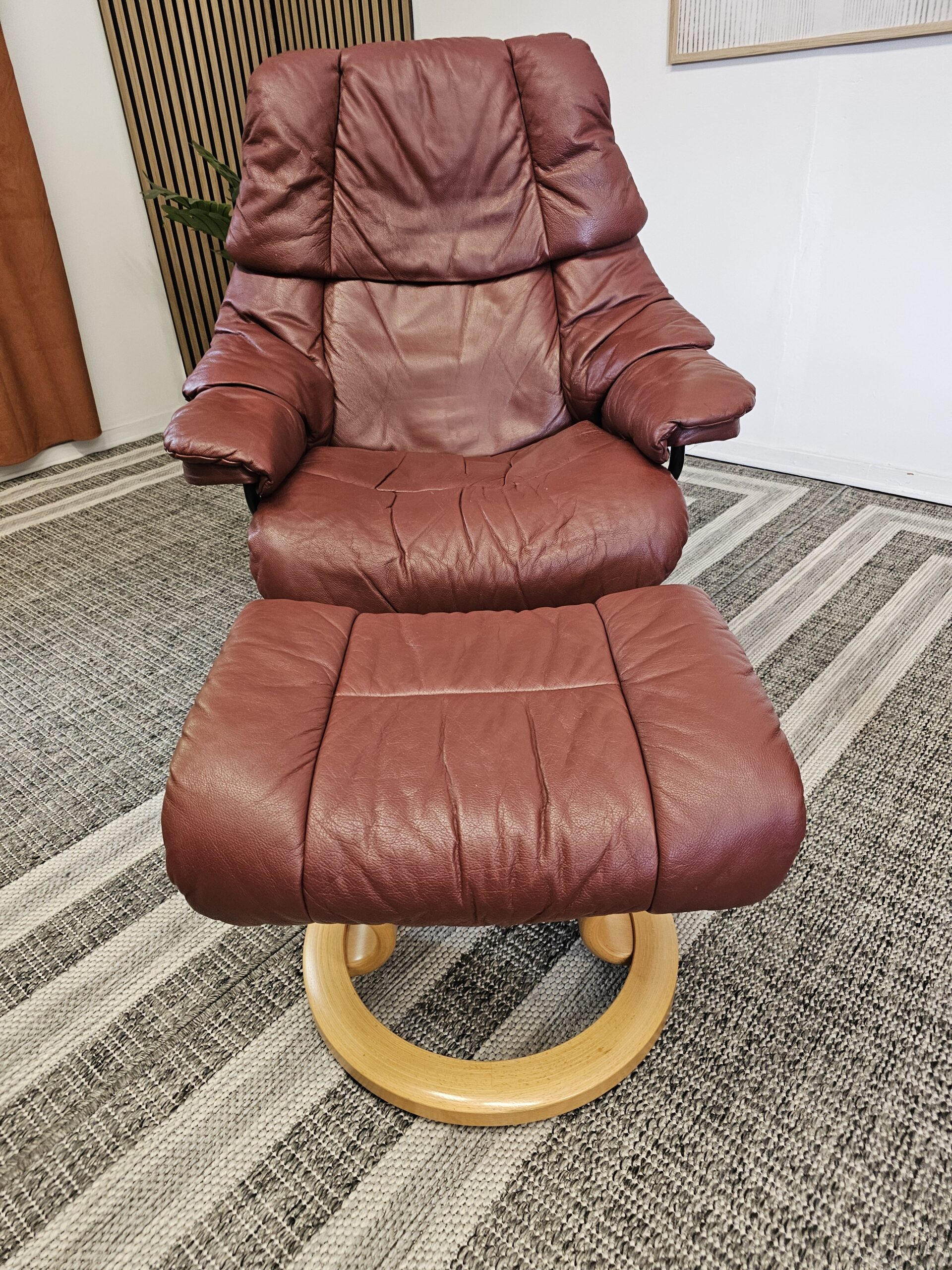 Stressless Reno Medium lenestol med krakk - Bilde 2