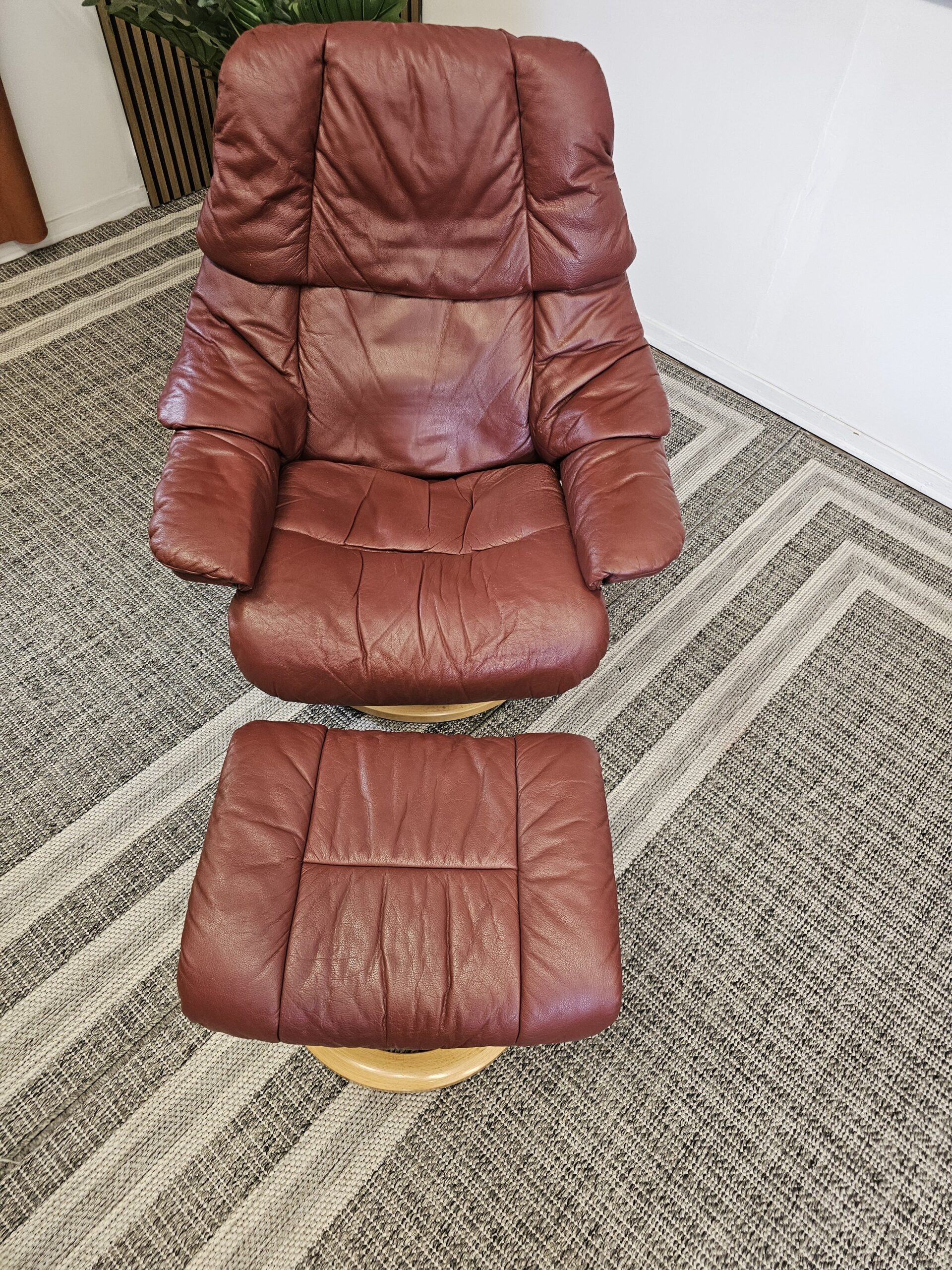 Stressless Reno Medium lenestol med krakk - Bilde 12