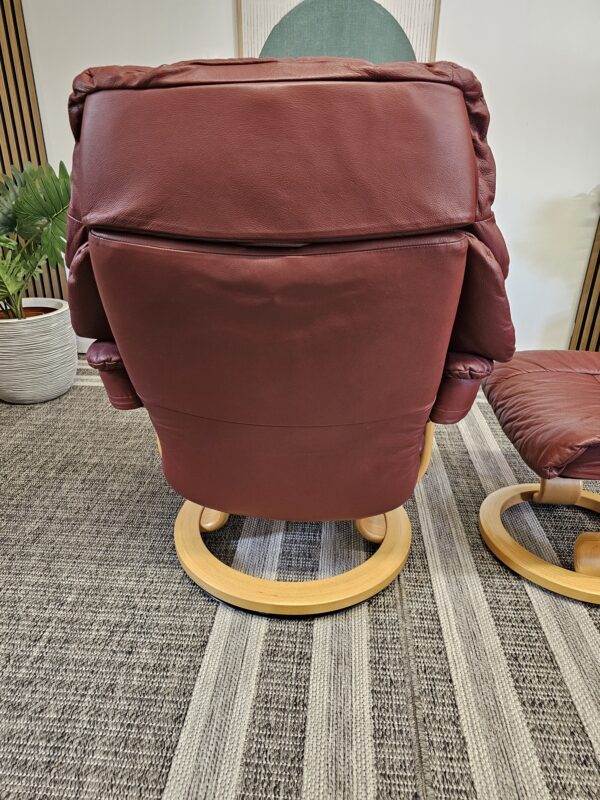 Stressless Reno Medium lenestol med krakk
