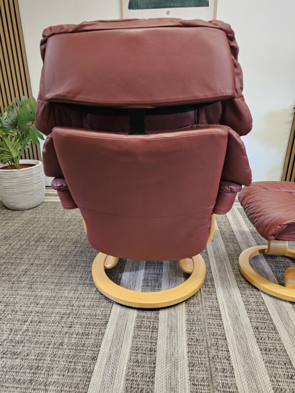Stressless Reno Medium lenestol med krakk