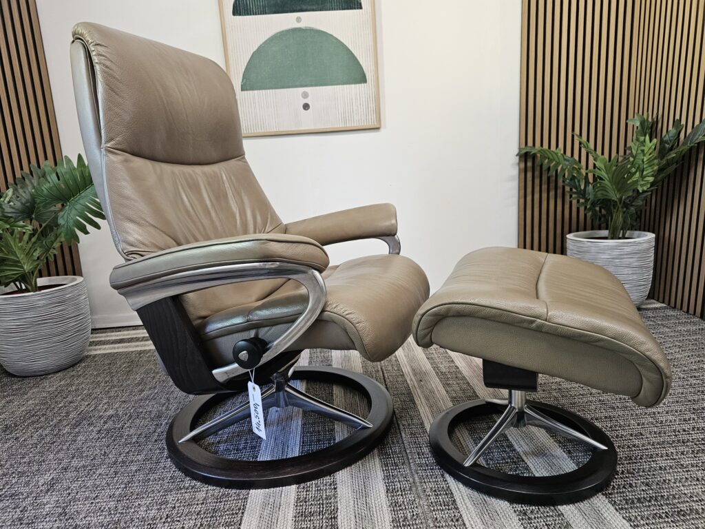 Stressless View Signature lenestol med krakk