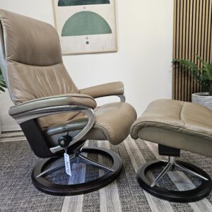 Stressless View Signature lenestol med krakk