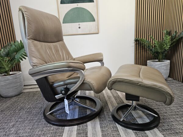 Stressless View Signature lenestol med krakk