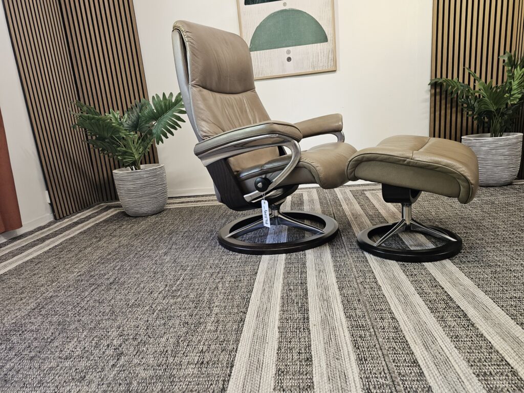 Stressless View Signature lenestol med krakk