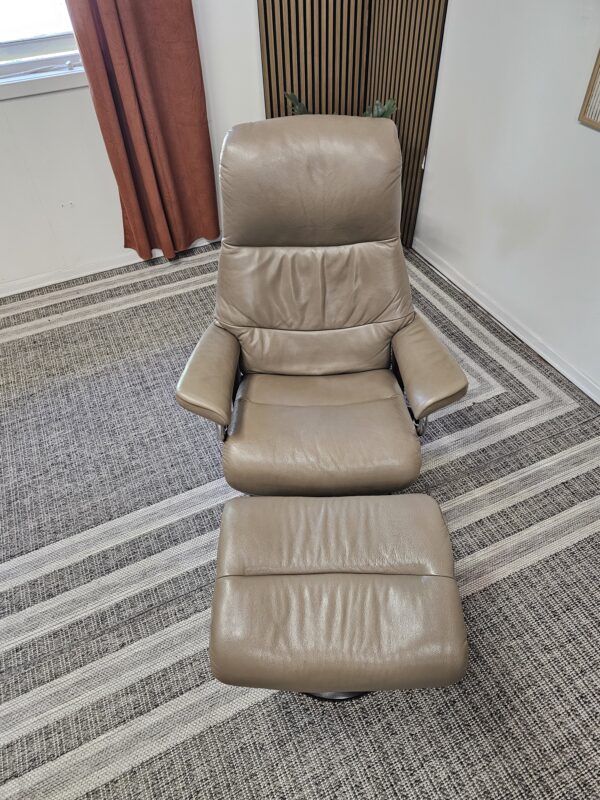 Stressless View Signature lenestol med krakk