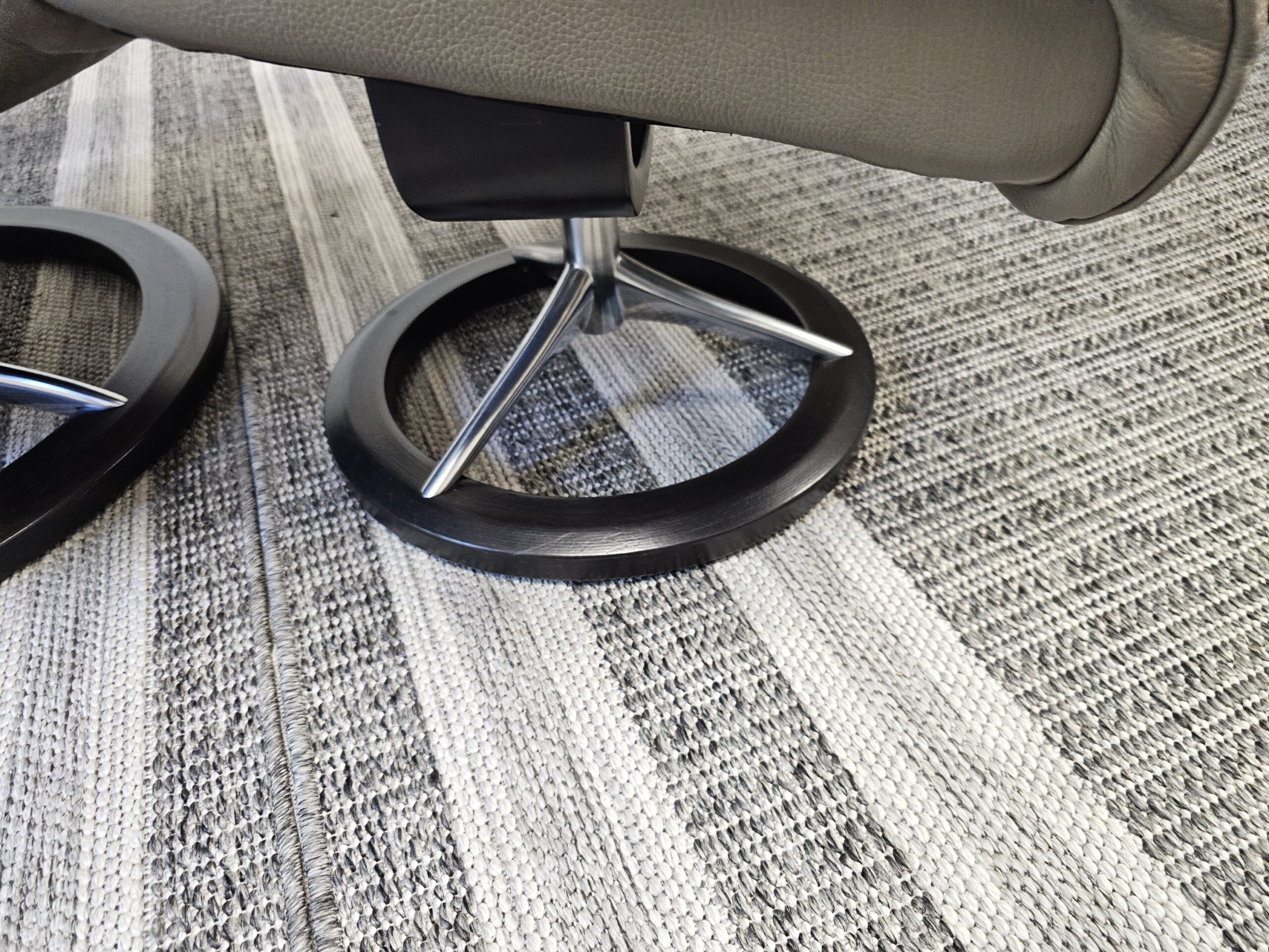 Stressless View Signature lenestol med krakk - Bilde 6