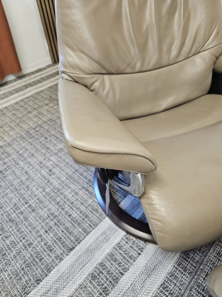 Stressless View Signature lenestol med krakk