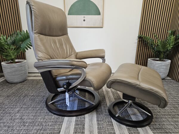 Stressless View Signature lenestol med krakk